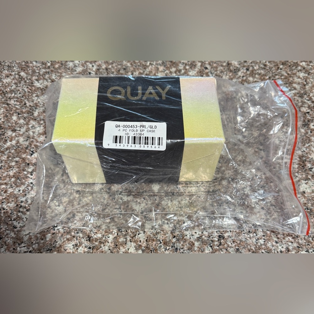 Quay  FOUR FRAME CASE